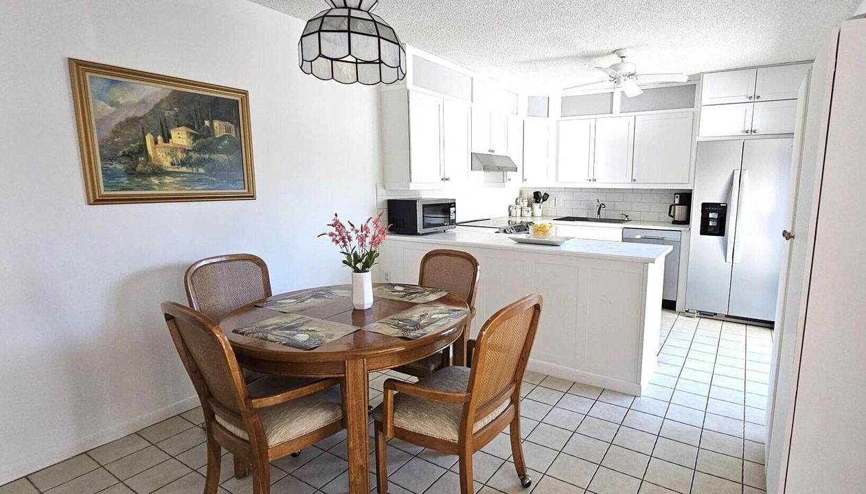 На продажу: $189,000 (2 спален, 2 ванн, 1170 Квадратных фут)