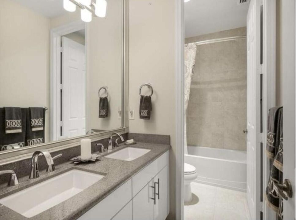 Под контрактом: $4,200 (3 спален, 2 ванн, 2154 Квадратных фут)