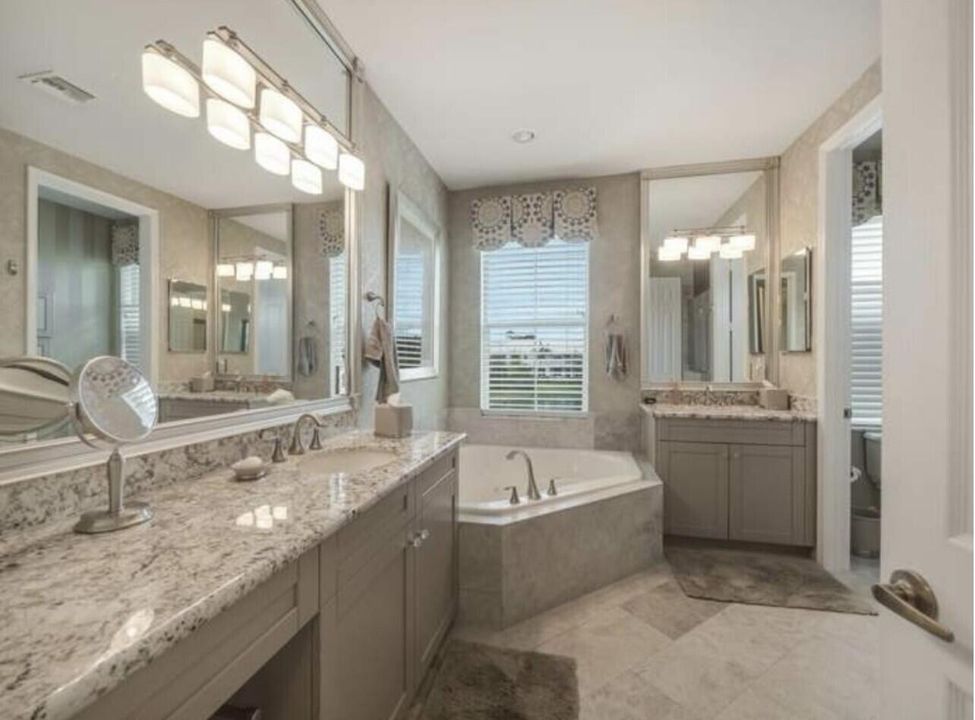 Под контрактом: $4,200 (3 спален, 2 ванн, 2154 Квадратных фут)