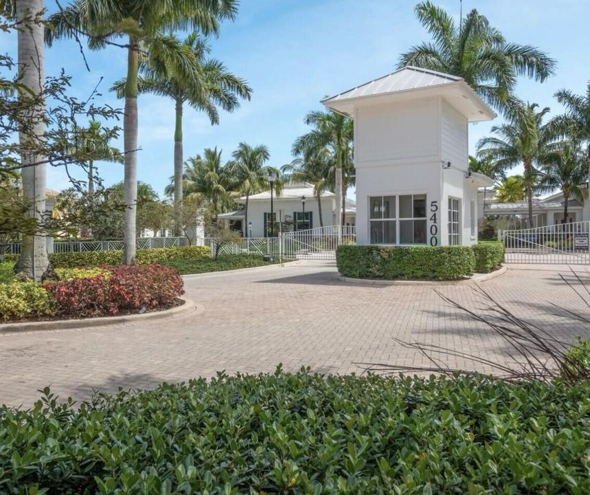 Под контрактом: $4,200 (3 спален, 2 ванн, 2154 Квадратных фут)