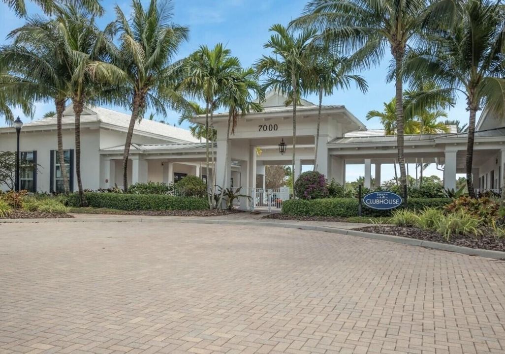 Под контрактом: $4,200 (3 спален, 2 ванн, 2154 Квадратных фут)