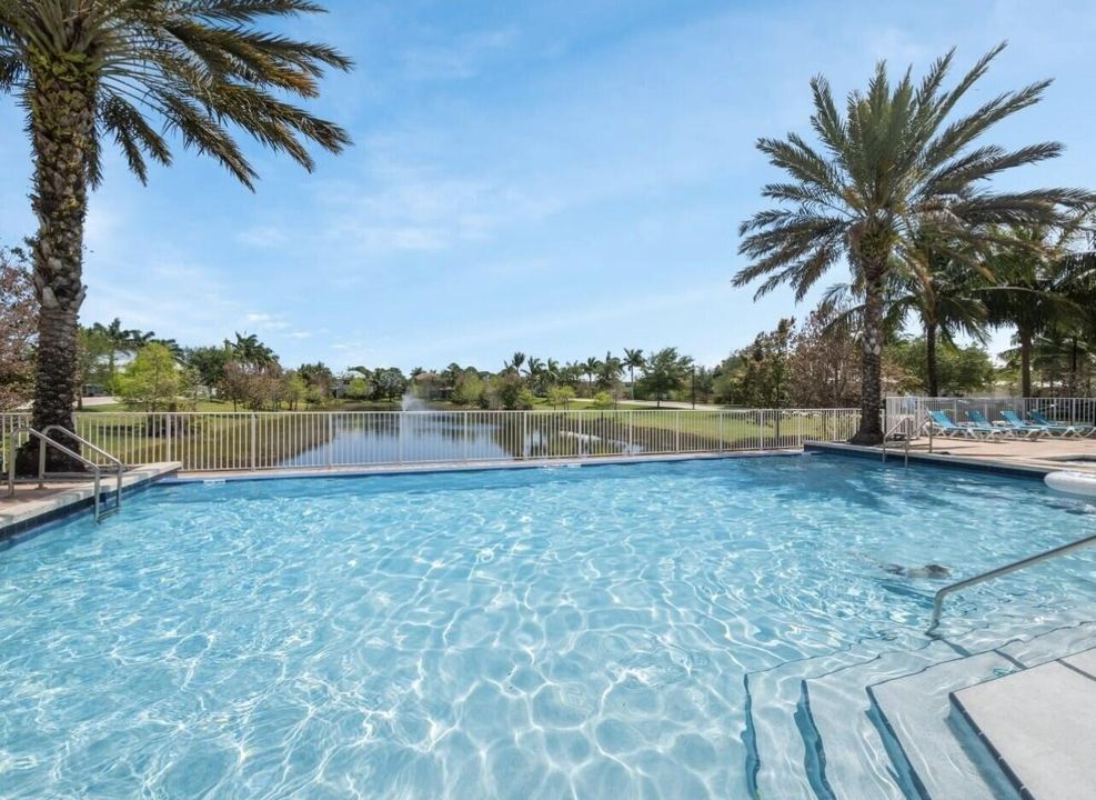 Под контрактом: $4,200 (3 спален, 2 ванн, 2154 Квадратных фут)