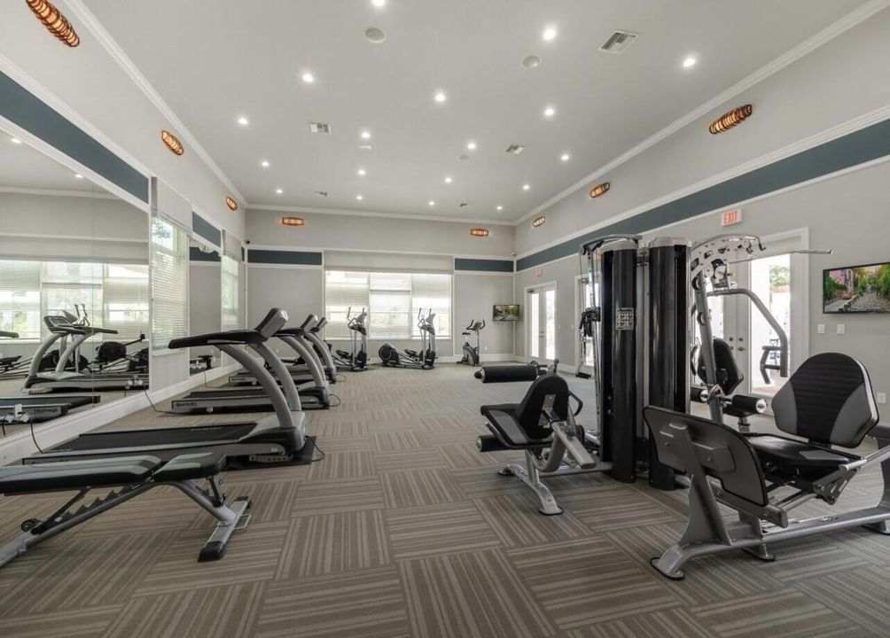 Под контрактом: $4,200 (3 спален, 2 ванн, 2154 Квадратных фут)