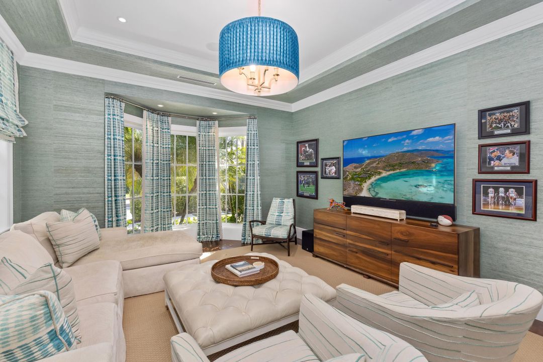 Active With Contract: $14,800,000 (4 beds, 5 baths, 4266 Square Feet)