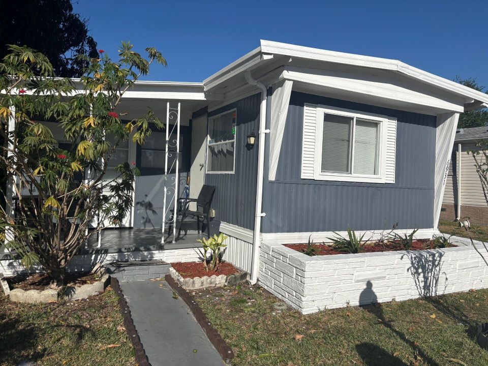 待售: $82,000 (3 贝兹, 3 浴室, 1200 平方英尺)