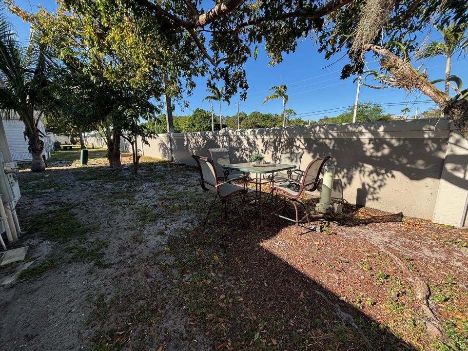 待售: $82,000 (3 贝兹, 3 浴室, 1200 平方英尺)