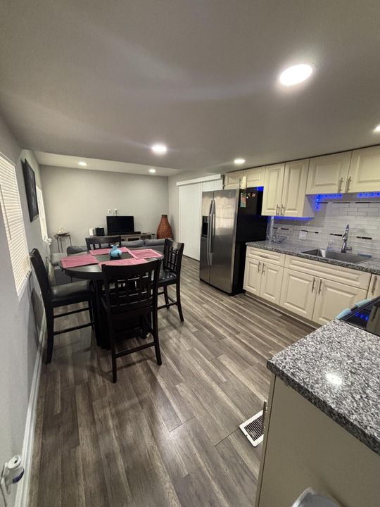 待售: $82,000 (3 贝兹, 3 浴室, 1200 平方英尺)