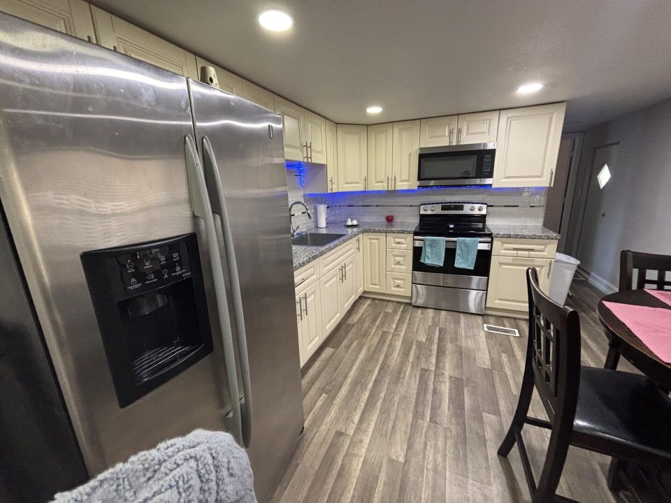 待售: $82,000 (3 贝兹, 3 浴室, 1200 平方英尺)