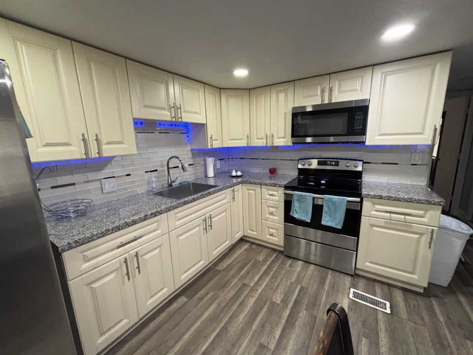 待售: $82,000 (3 贝兹, 3 浴室, 1200 平方英尺)