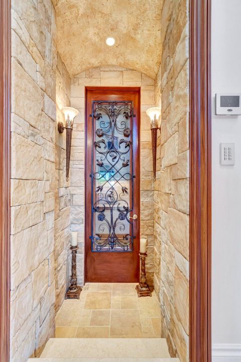 For Sale: $4,450,000 (5 beds, 6 baths, 7728 Square Feet)