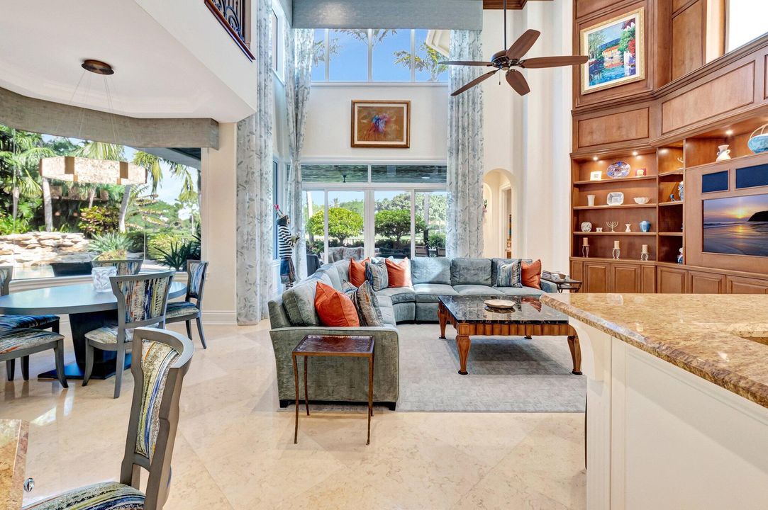 For Sale: $4,450,000 (5 beds, 6 baths, 7728 Square Feet)