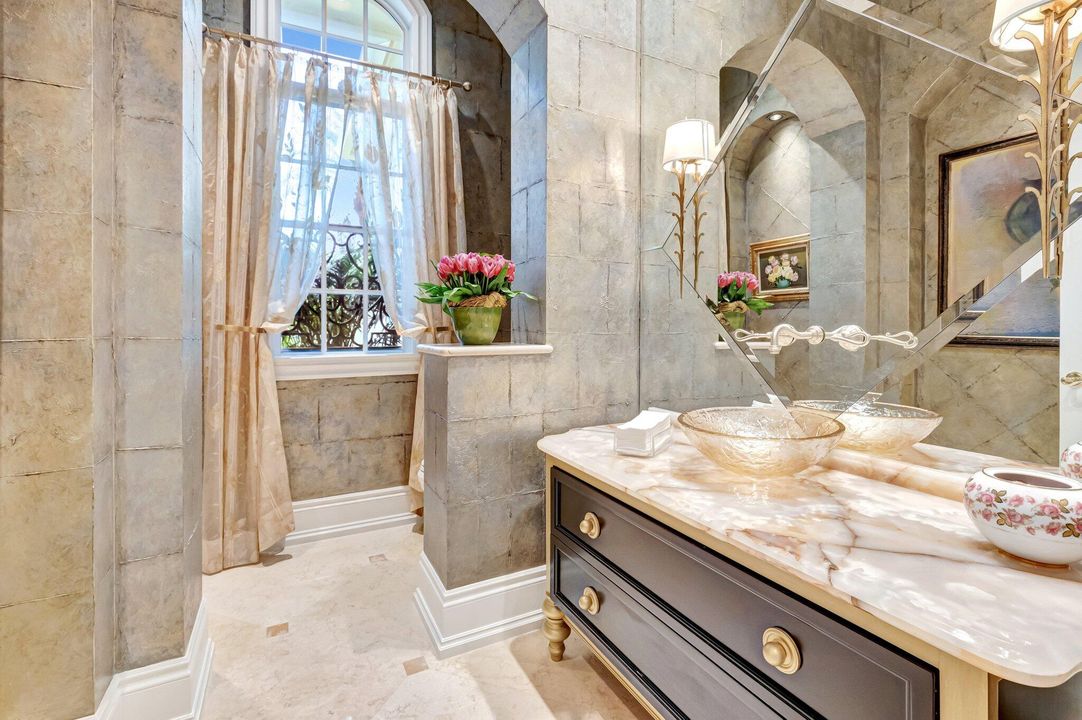 For Sale: $4,450,000 (5 beds, 6 baths, 7728 Square Feet)