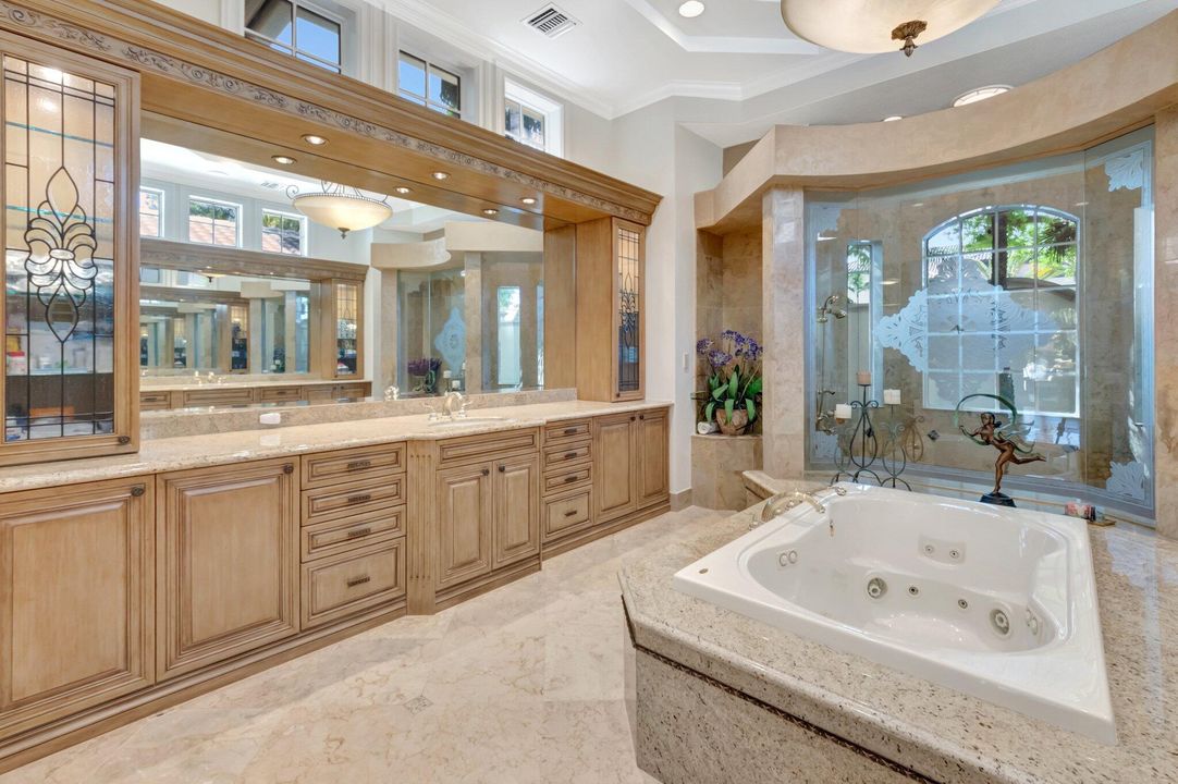 For Sale: $4,450,000 (5 beds, 6 baths, 7728 Square Feet)