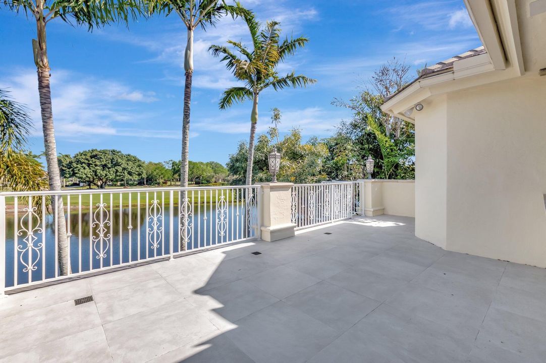 For Sale: $4,450,000 (5 beds, 6 baths, 7728 Square Feet)