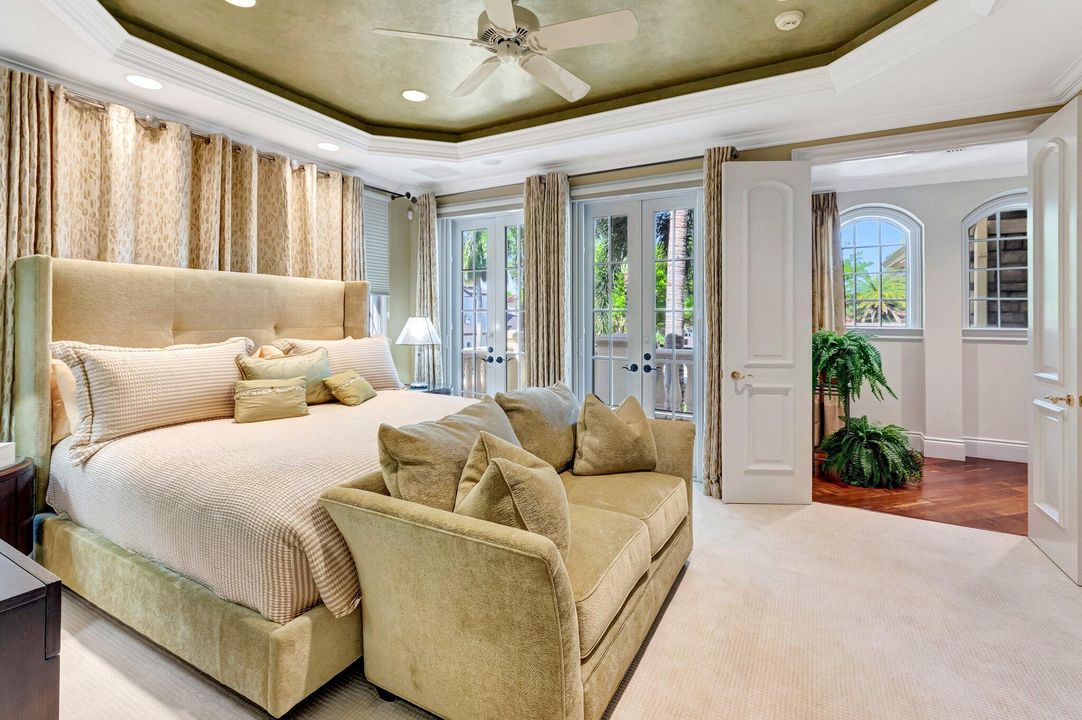 For Sale: $4,450,000 (5 beds, 6 baths, 7728 Square Feet)