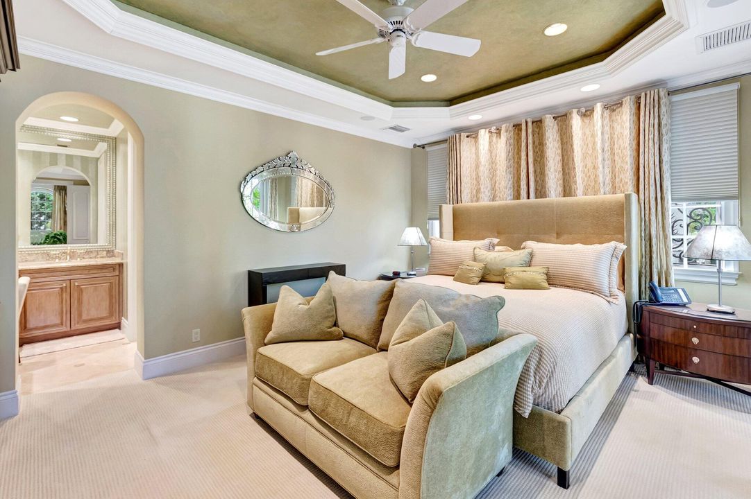 For Sale: $4,450,000 (5 beds, 6 baths, 7728 Square Feet)