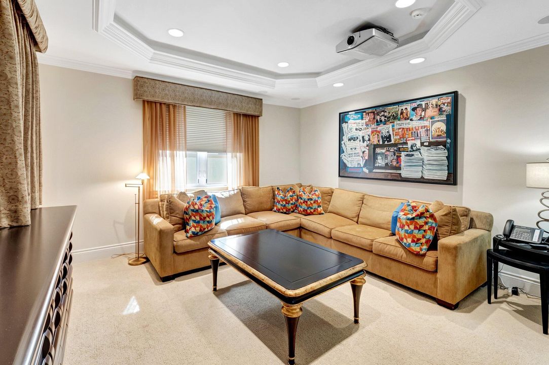 For Sale: $4,450,000 (5 beds, 6 baths, 7728 Square Feet)