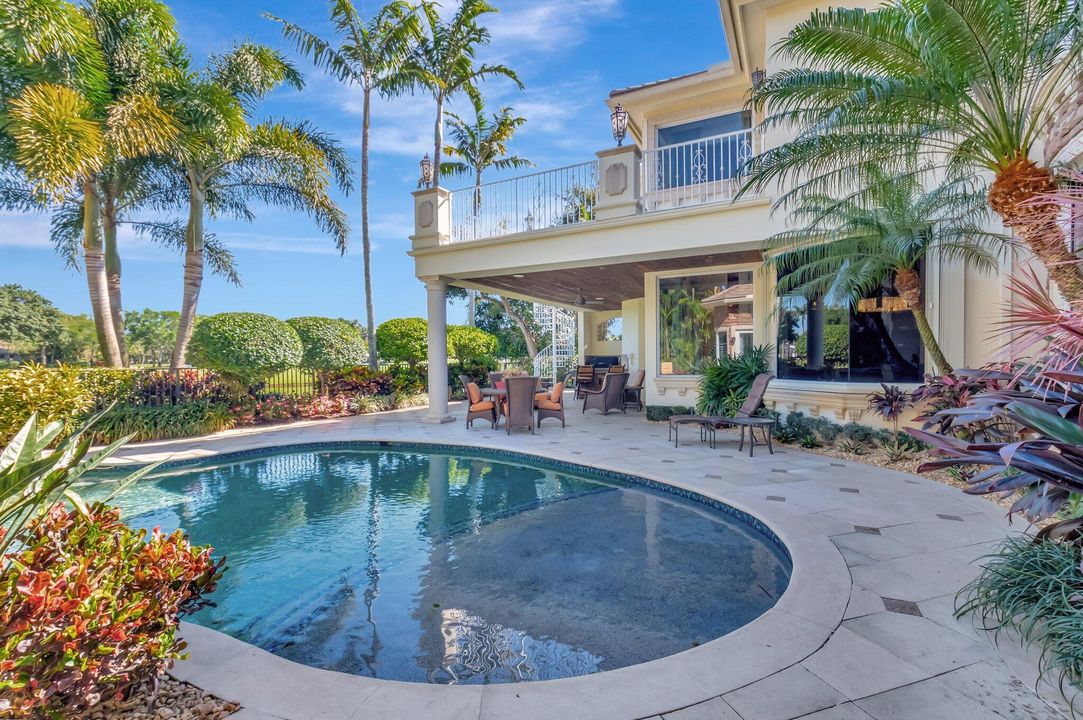 For Sale: $4,450,000 (5 beds, 6 baths, 7728 Square Feet)