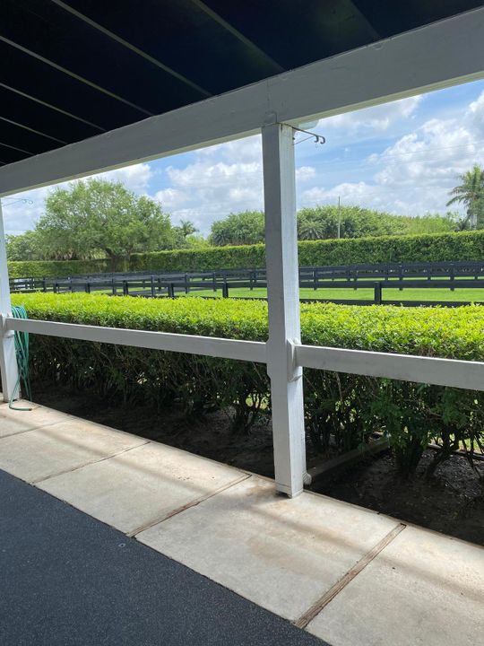 出租: $1,550 (2 贝兹, 1 浴室, 2500 平方英尺)