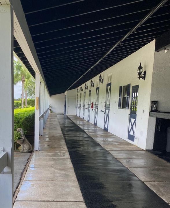 出租: $1,550 (2 贝兹, 1 浴室, 2500 平方英尺)