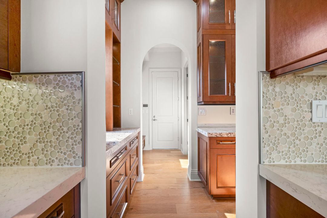 For Sale: $4,450,000 (5 beds, 7 baths, 5958 Square Feet)