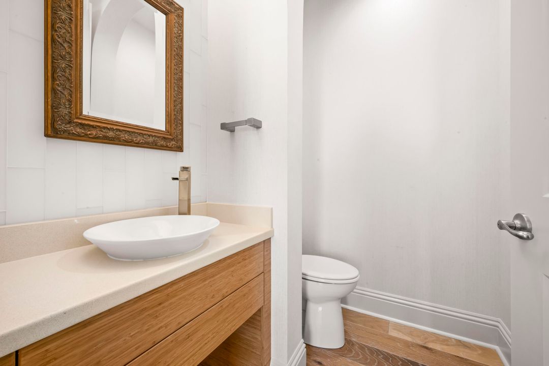 For Sale: $4,450,000 (5 beds, 7 baths, 5958 Square Feet)