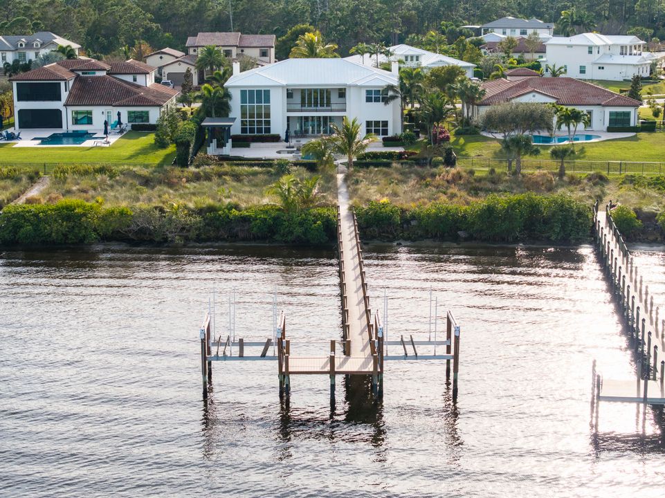 For Sale: $4,450,000 (5 beds, 7 baths, 5958 Square Feet)