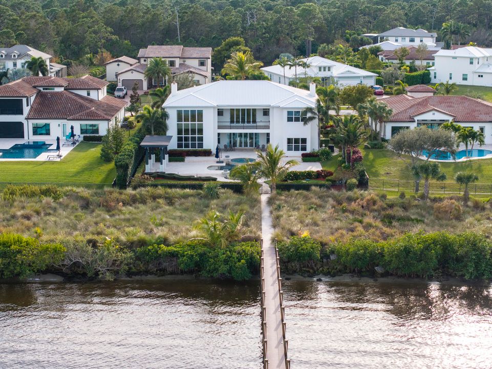 For Sale: $4,450,000 (5 beds, 7 baths, 5958 Square Feet)