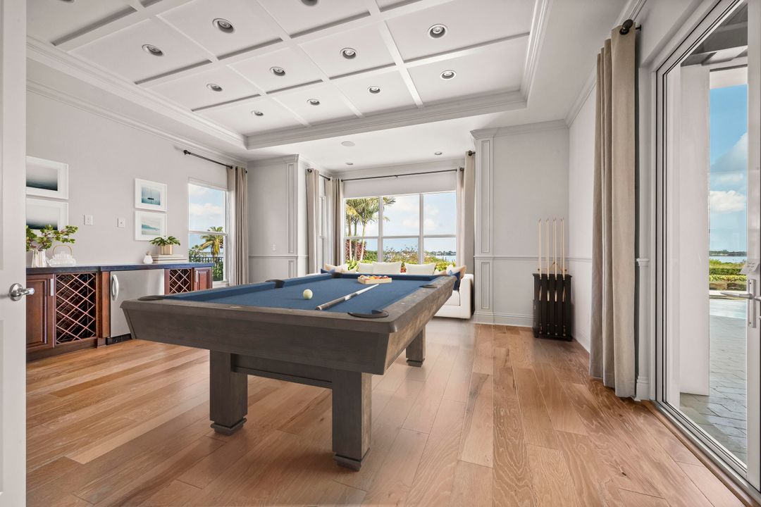 For Sale: $4,450,000 (5 beds, 7 baths, 5958 Square Feet)