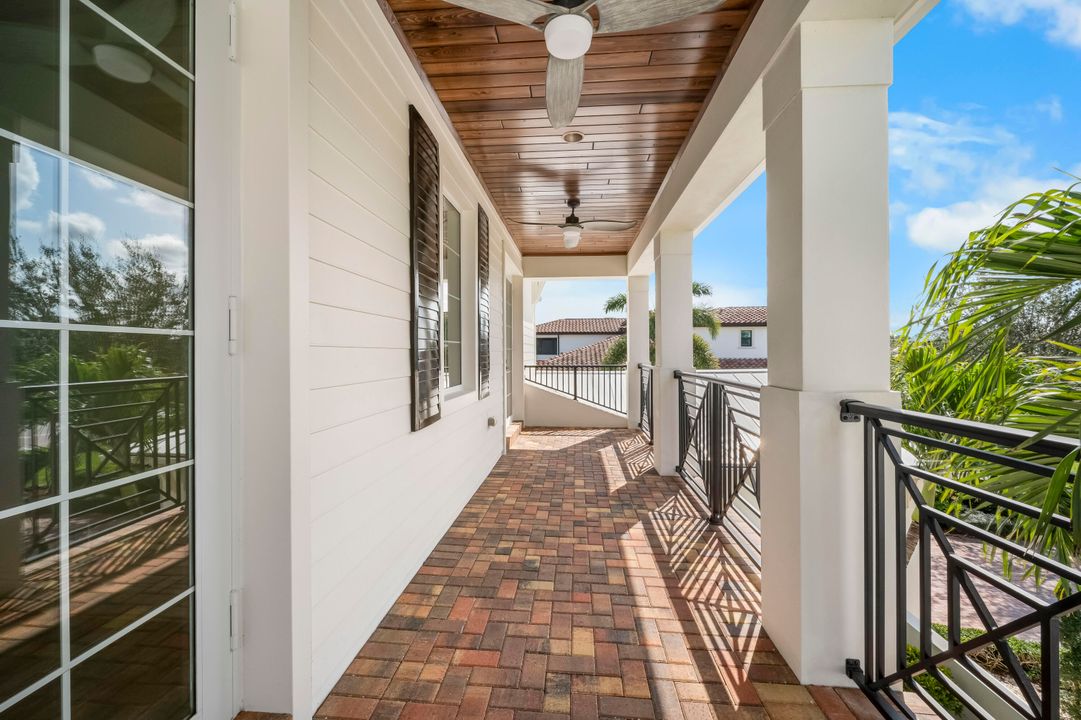 For Sale: $4,450,000 (5 beds, 7 baths, 5958 Square Feet)