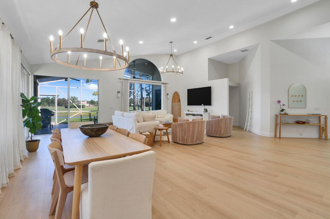 Activo con contrato: $6,400 (3 camas, 2 baños, 2006 Pies cuadrados)