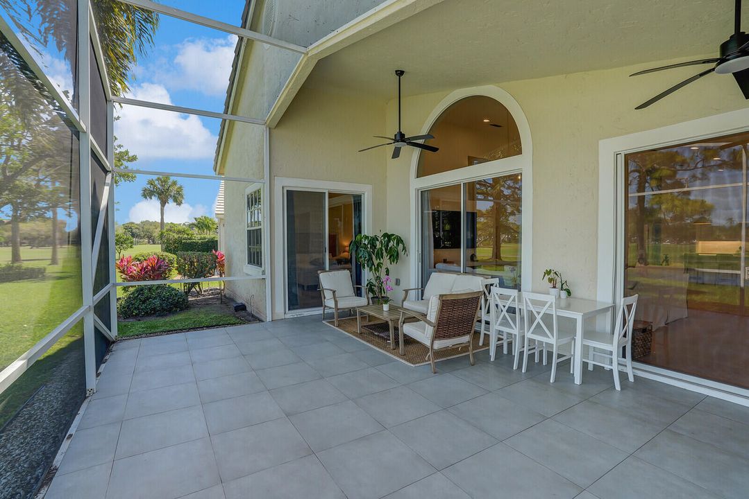 Activo con contrato: $6,400 (3 camas, 2 baños, 2006 Pies cuadrados)