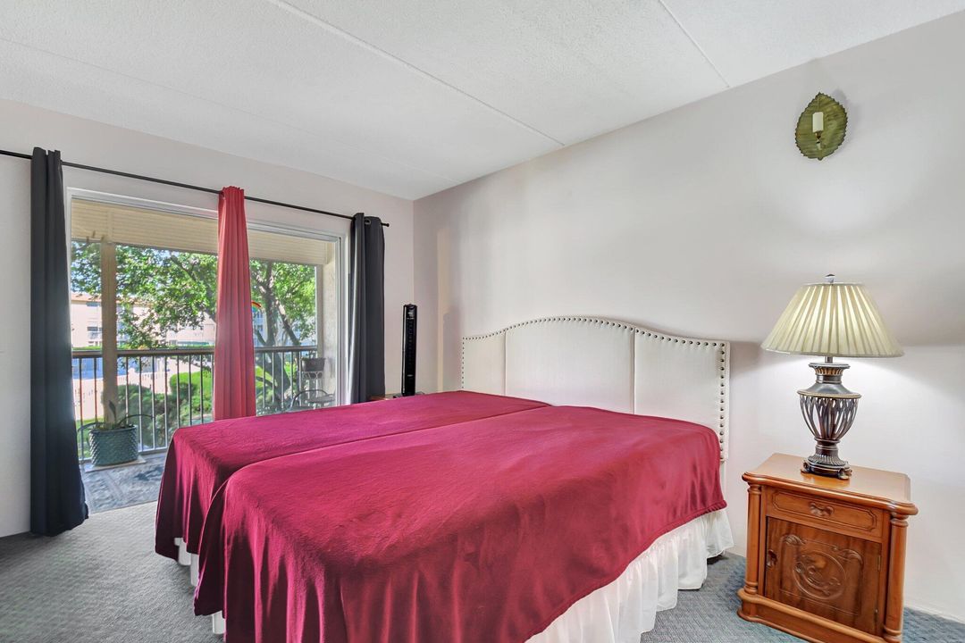 На продажу: $125,000 (2 спален, 1 ванн, 836 Квадратных фут)