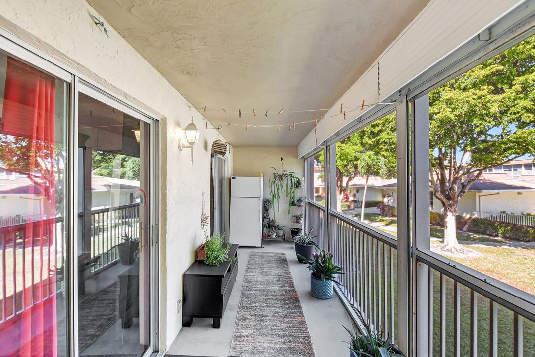 На продажу: $125,000 (2 спален, 1 ванн, 836 Квадратных фут)