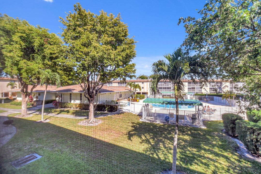 На продажу: $125,000 (2 спален, 1 ванн, 836 Квадратных фут)