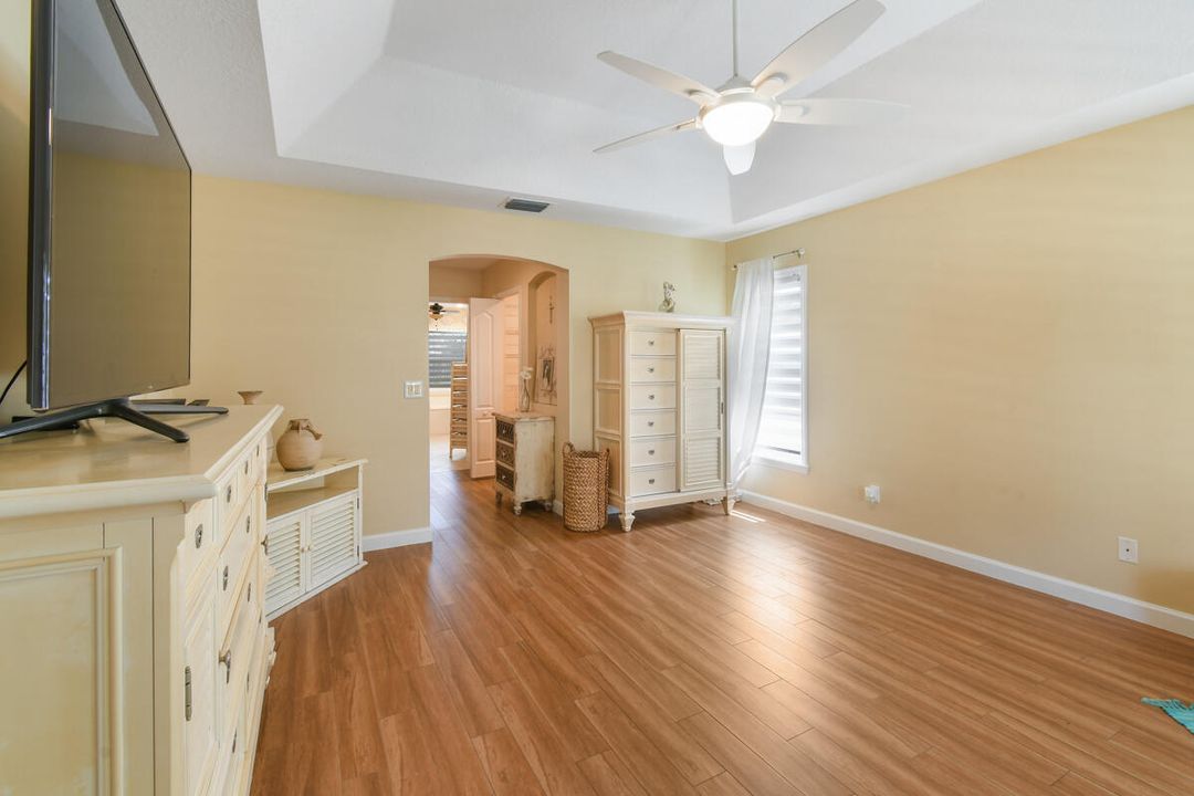 待售: $899,000 (3 贝兹, 2 浴室, 2641 平方英尺)