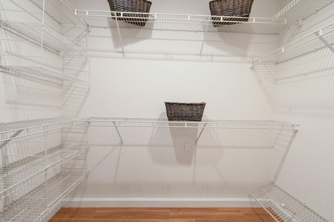 待售: $899,000 (3 贝兹, 2 浴室, 2641 平方英尺)