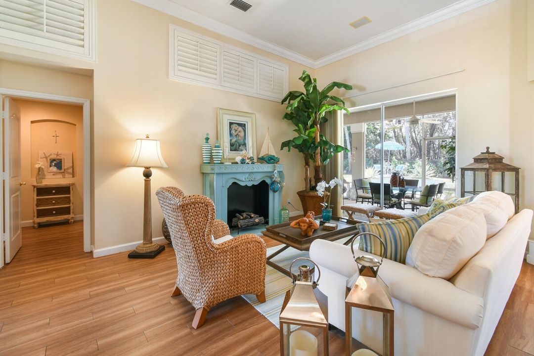 待售: $899,000 (3 贝兹, 2 浴室, 2641 平方英尺)