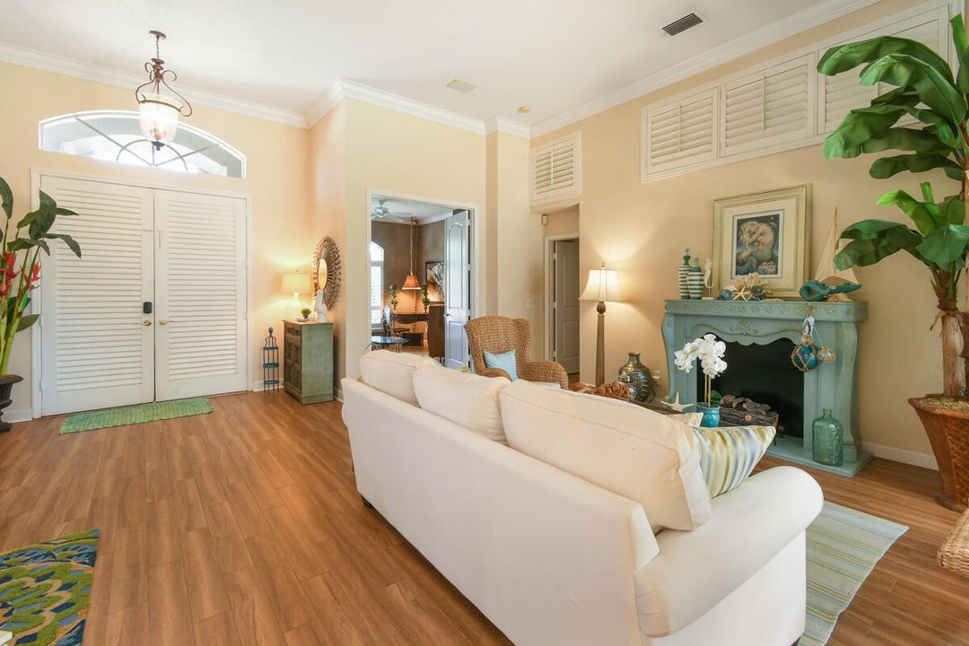 待售: $899,000 (3 贝兹, 2 浴室, 2641 平方英尺)