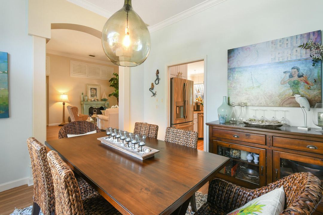 待售: $899,000 (3 贝兹, 2 浴室, 2641 平方英尺)