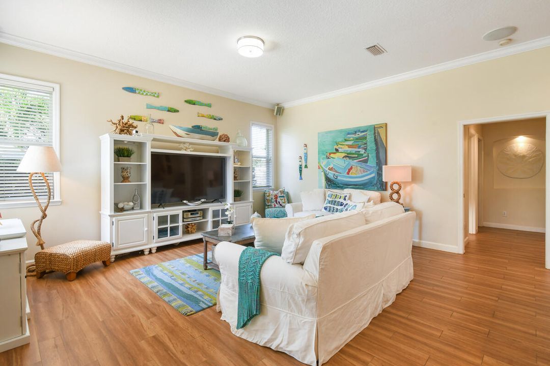 待售: $899,000 (3 贝兹, 2 浴室, 2641 平方英尺)