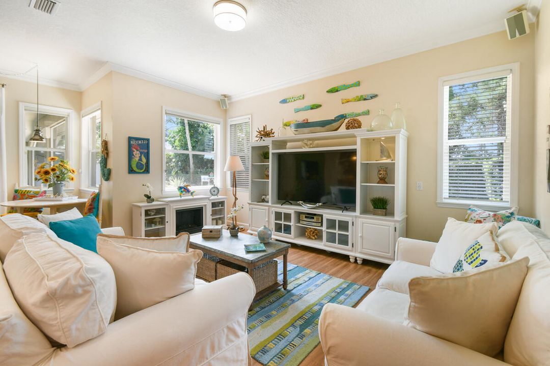 待售: $899,000 (3 贝兹, 2 浴室, 2641 平方英尺)