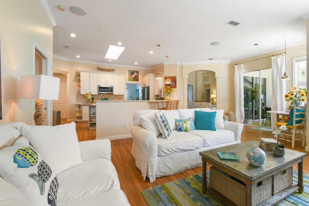 待售: $899,000 (3 贝兹, 2 浴室, 2641 平方英尺)