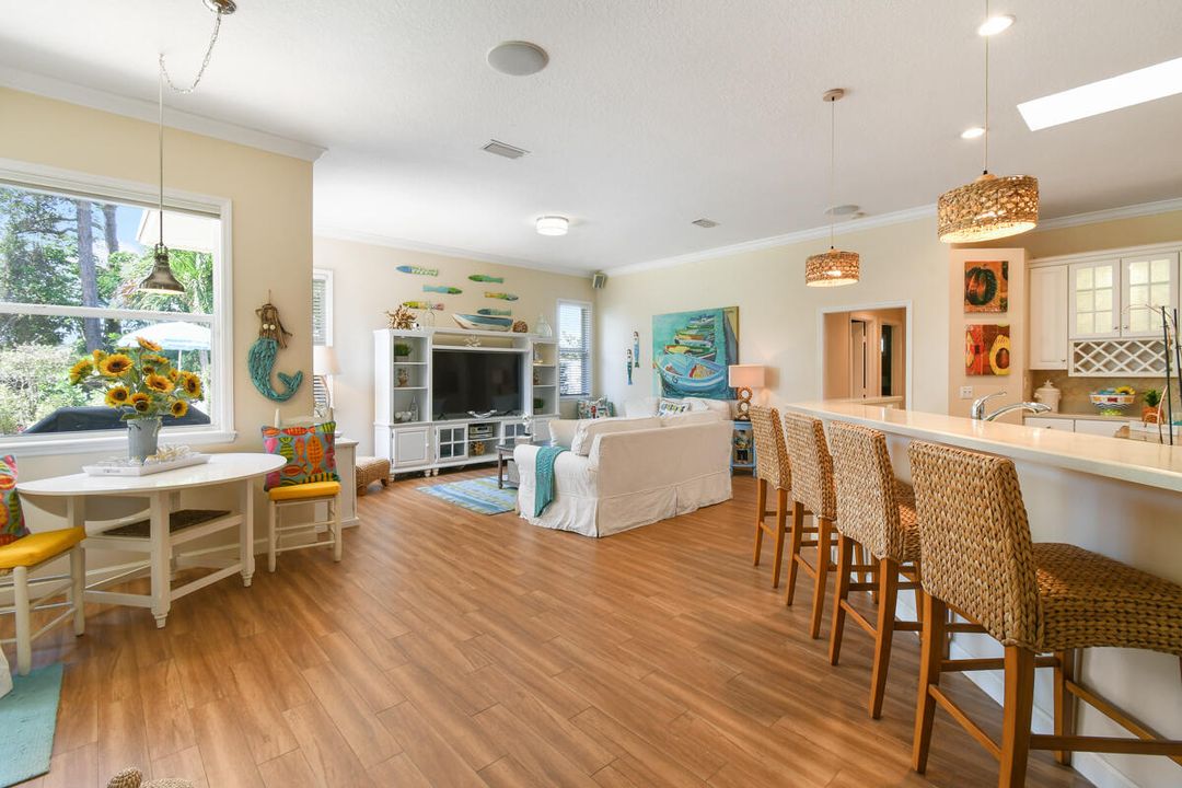 待售: $899,000 (3 贝兹, 2 浴室, 2641 平方英尺)