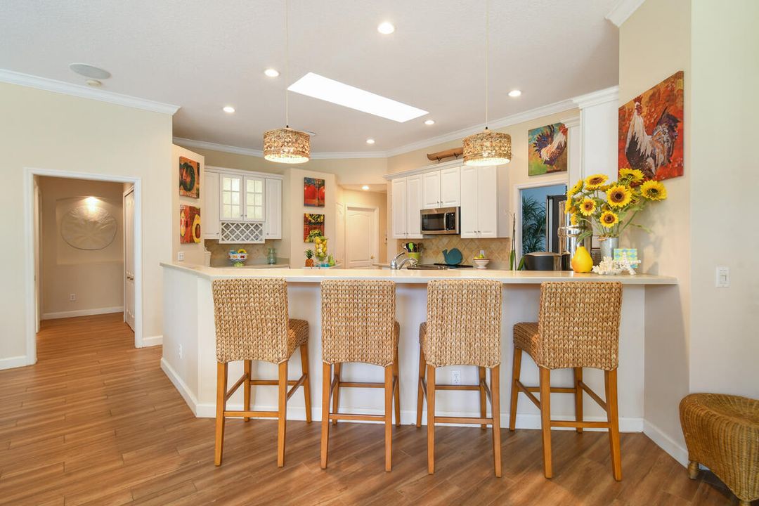 待售: $899,000 (3 贝兹, 2 浴室, 2641 平方英尺)