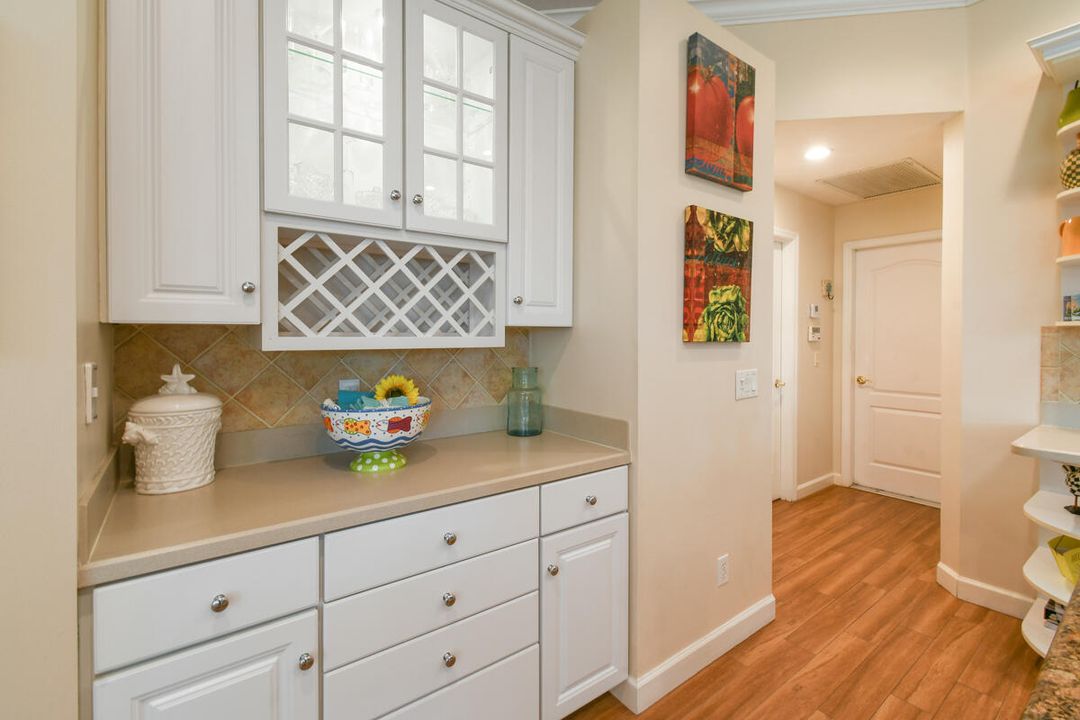 待售: $899,000 (3 贝兹, 2 浴室, 2641 平方英尺)