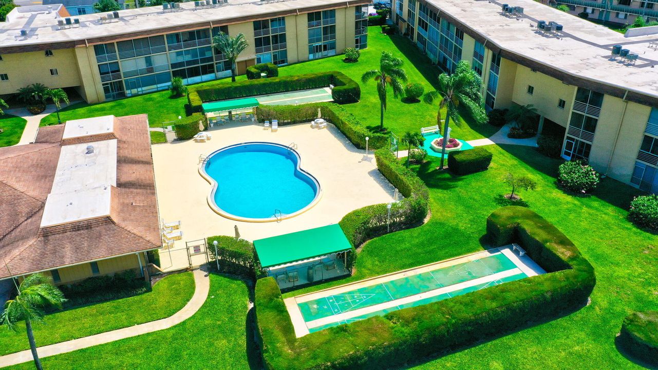 На продажу: $125,000 (2 спален, 1 ванн, 836 Квадратных фут)