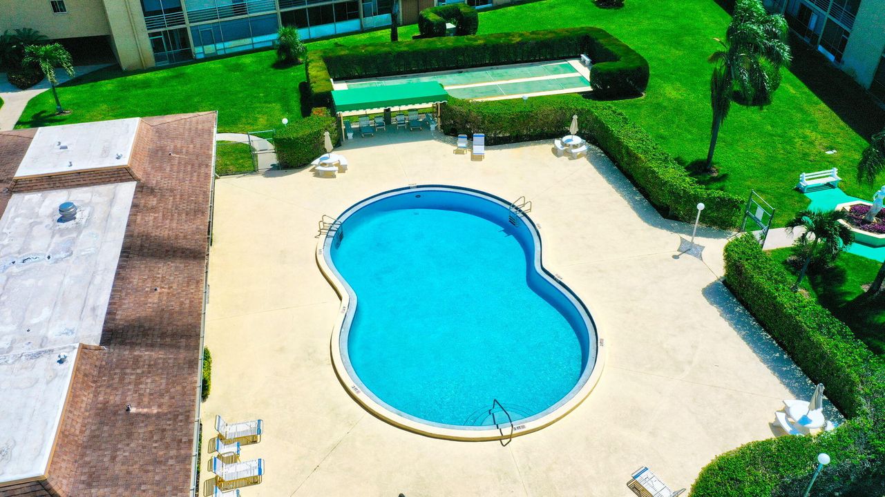 На продажу: $125,000 (2 спален, 1 ванн, 836 Квадратных фут)