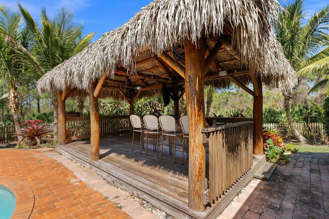 Activo con contrato: $979,000 (5 camas, 3 baños, 3012 Pies cuadrados)