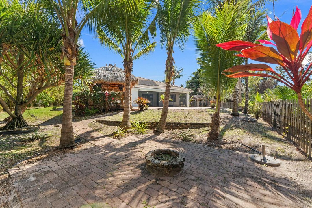 Activo con contrato: $979,000 (5 camas, 3 baños, 3012 Pies cuadrados)